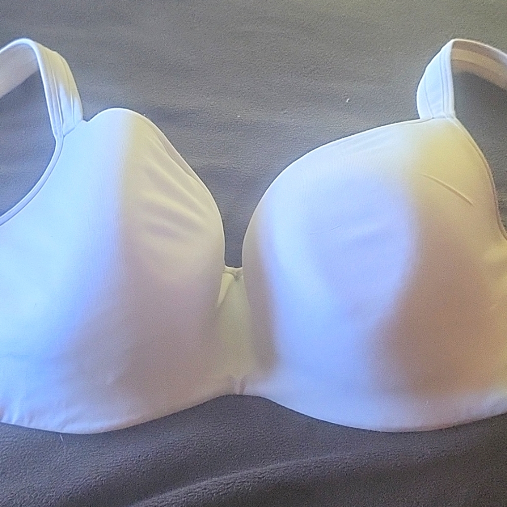 Cacique bra, size 38 DDD